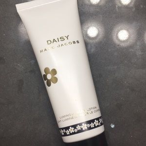 Daisy Marc Jacobs body lotion